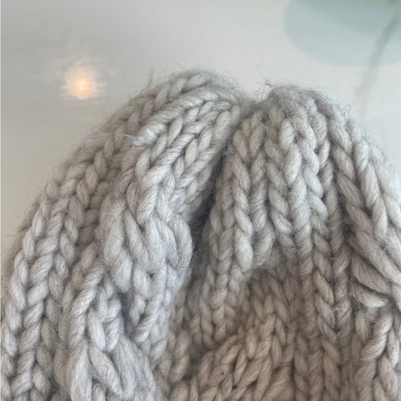 American Eagle Outfitters winter hat - Picture 3 of 5